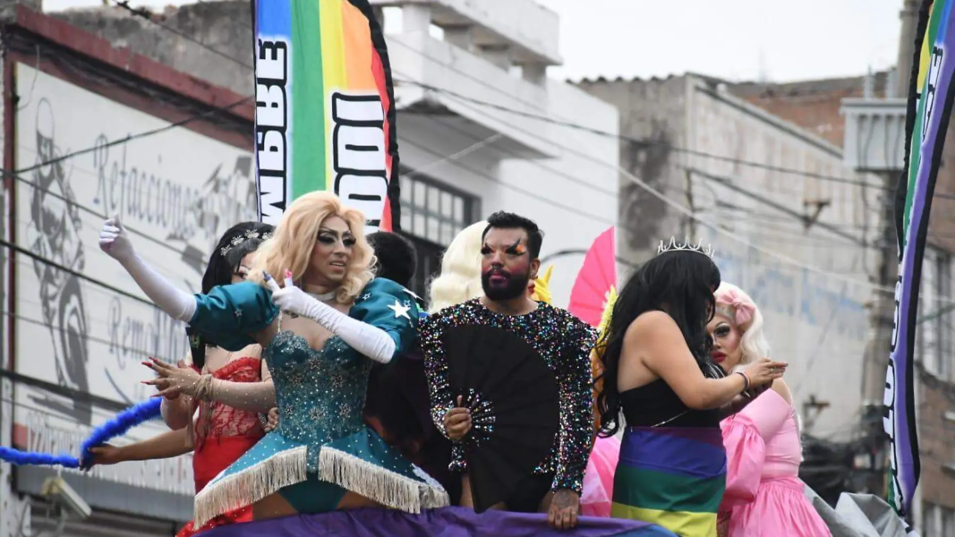 Celebra comunidad LGBTQ+ en Irapuato con desfile (2)